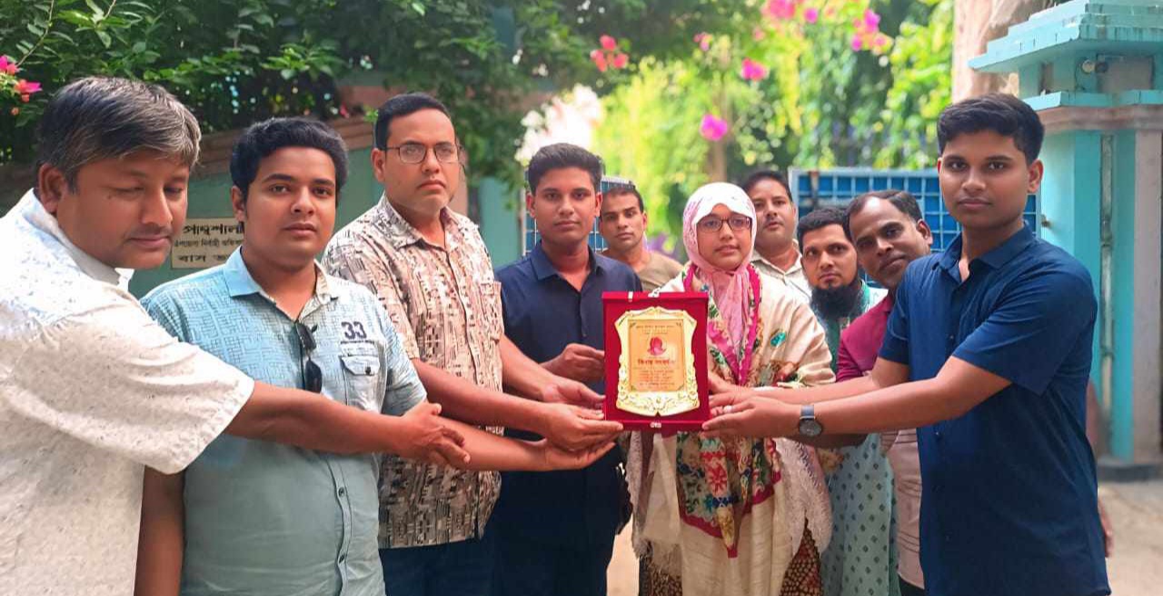 গোমস্তাপুরে ইউএনওকে বিভিন্ন সংগঠনের বিদায় সংবর্ধনা 