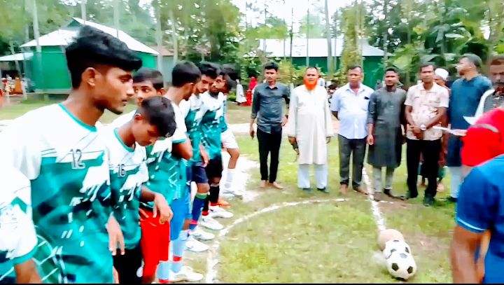 ঘাটাইলে বেলুয়াটেকী স্পোর্টিং ক্লাব মিনিবার ফুটবল টুর্ণামেন্ট