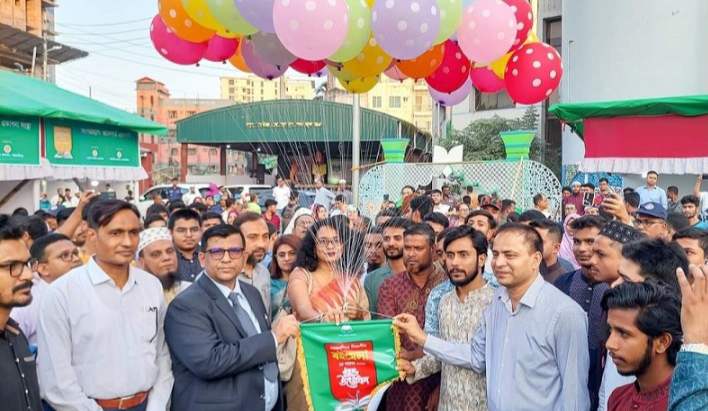 ময়মনসিংহে বর্ণাঢ্য আয়োজনের মধ্যে দিয়ে আট দিনব্যাপী বিভাগীয় বইমেলা উদ্বোধন