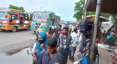 কোরবানের ছুটি শেষে কর্মস্থলে ফিরছে মানুষ