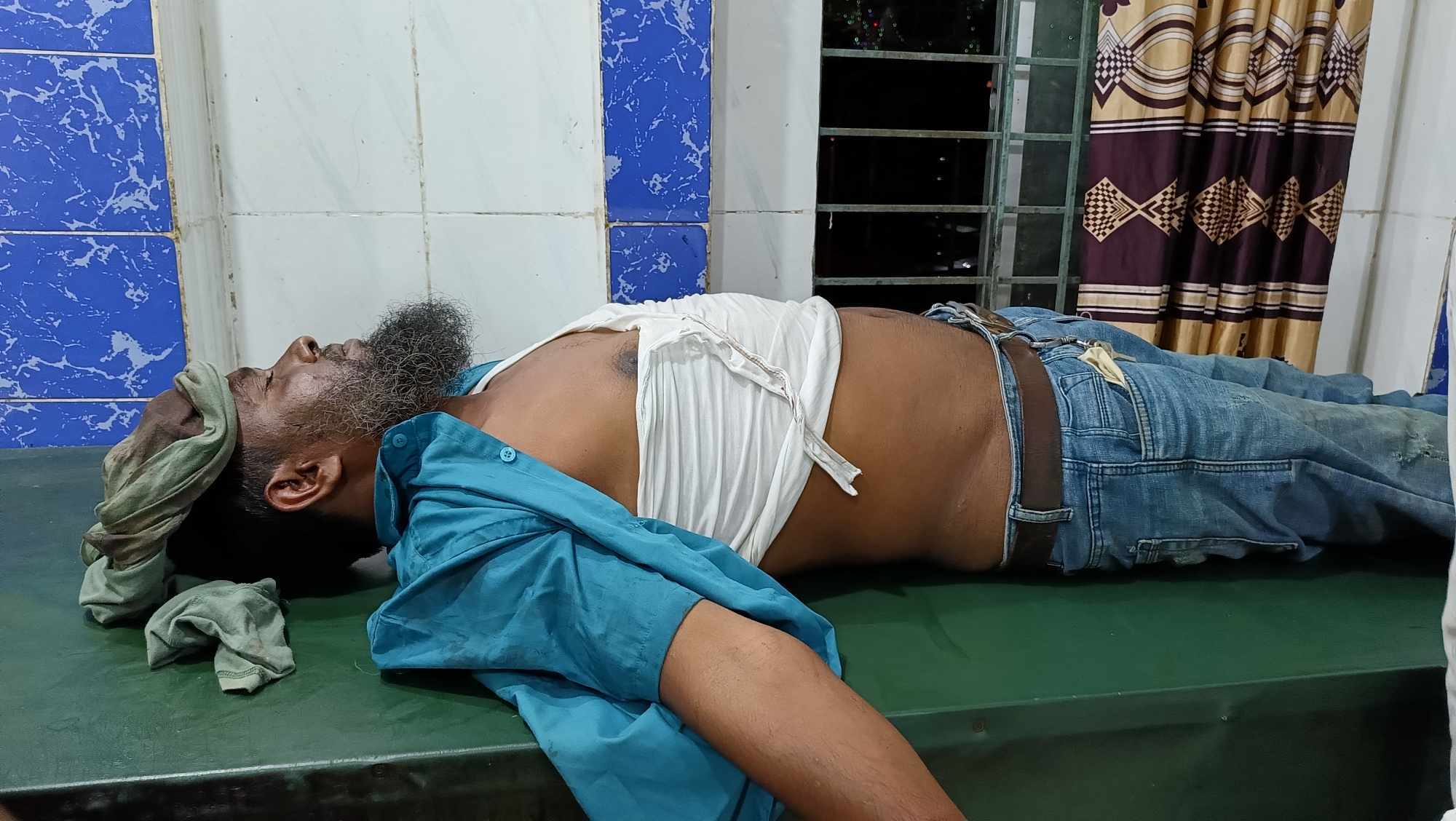 নালিতাবাড়ীতে বিএনপি নেতার ওয়ার্কশপে আ’লীগ নেতার হামলা,ভাংচুর,কুপিয়ে জখম