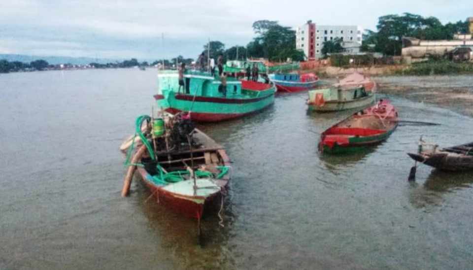 ছাতকের পিয়াইন নদীতে অর্ধ কোটি টাকার মালামাল বাজেয়াপ্ত।