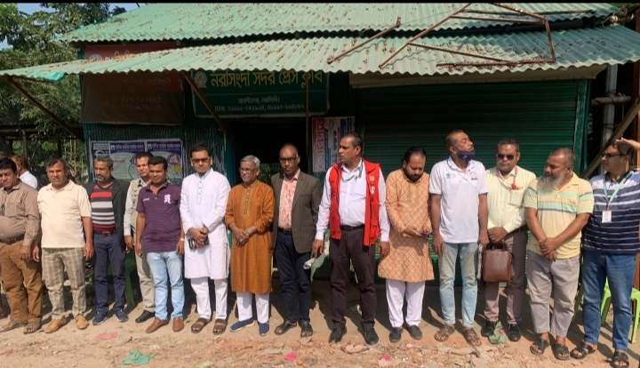 ক্রাইম রিপোর্টার মো: জাকারিয়াকে হত্যার হুমকি দেয়ায় মানববন্ধন ও প্রতিবাদ সভা