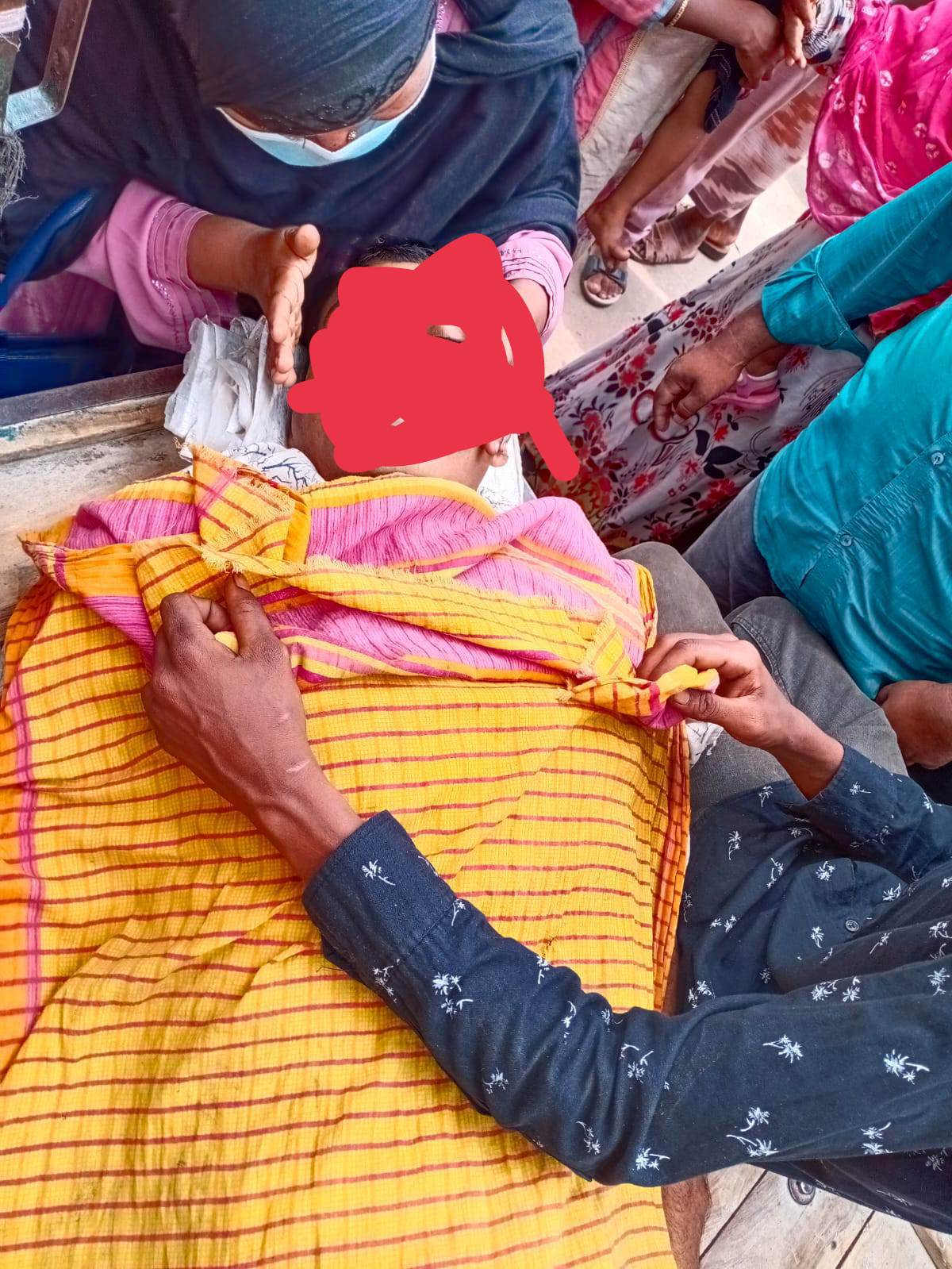 নাচোলে ট্রাকচাপায় পৌর কর্মচারী নিহত