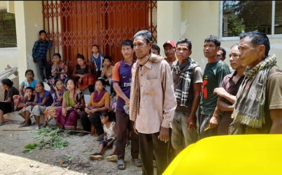 বান্দরবান থানচি সরকারী প্রাথমিক বিদ্যালয়ে আশ্রয় নিয়েছে ১১টি বম পরিবার