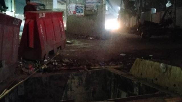 টঙ্গী স্টেশনের,ড্রেনে পড়ে ছিল মানুষের মাথার খুলি
