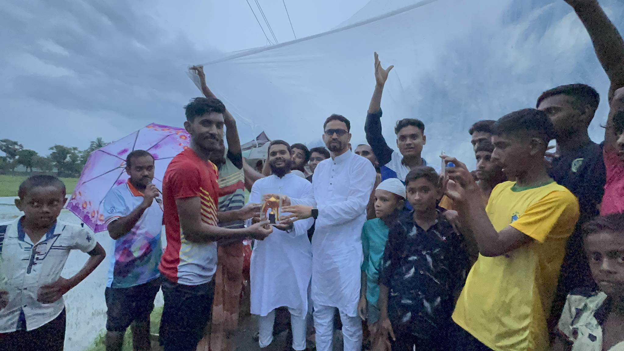 পাটকেলঘাটা তৈলকুপী গ্রামে প্রীতি ফুটবল টুর্নামেন্ট খেলা অনুষ্ঠিত, অবিবাহিত দল চ্যাম্পিয়ন।