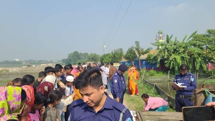 ব্রাহ্মণবাড়িয়ার নবীনগরে ডোবা থেকে অজ্ঞাত (৪০) এক নারীর অর্ধগলিত মরদেহ উদ্ধার করেছে পুলিশ