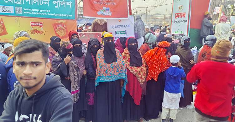 বিশ্ব ইজতেমার আখেরি মোনাজাতে হাজার হাজার নারী