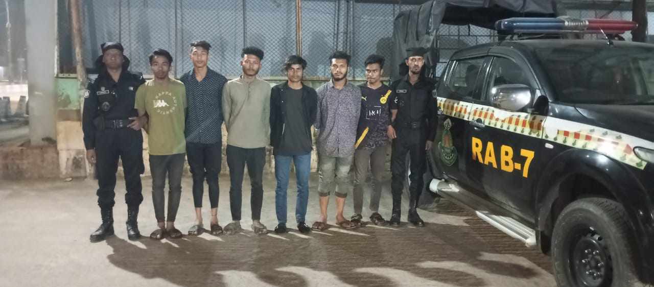 চট্টগ্রামের ৬টি কিশোর গ্যাং গ্রুপের প্রধানসহ মোট ২৮ জন গ্রেফতার