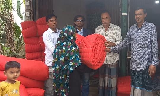 নবীগঞ্জে হত দরিদ্র শীতার্থদের মধ্যে লেপ তুষক বিতরণ